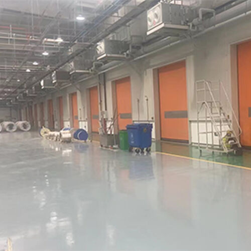 Fast & Precise Movement High Speed Zipper Door With IP54 Control Box For Temperature-Controlled Room