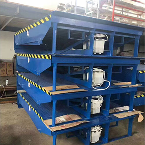 Rapid Anti Slip Hydraulic Loading Dock Leveler for E Commerce Fulfillment Center Docks