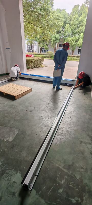 Anti-Collision Breakaway Auto-Reset PVC High Speed Zipper Door For Forklift Traffic Openings
