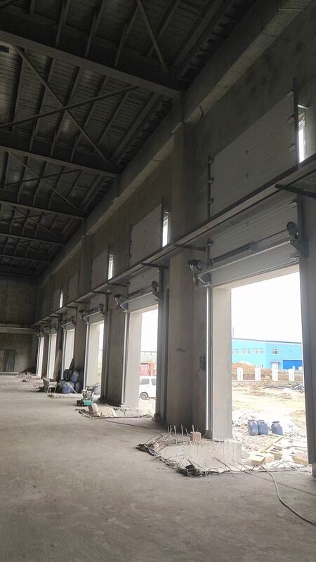 Anti-Pinch Anti-Drop Quiet Operation Industrial Sectional Overhead Door for Safety Facility Entrances