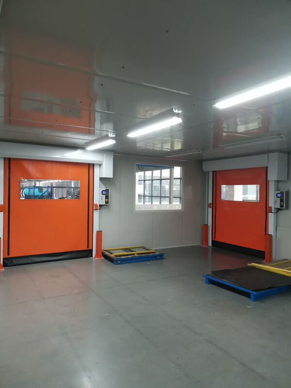 Self-Repairing Zipper Curtain High Speed Zipper Door with 0.8-2.0 m/s Opening Speed and Galvanized Steel Frame