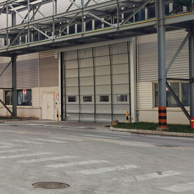 الحجم المخصص Modern Outdoor PVC High Speed Folding Door لعمليات مستودع السلع النهائية